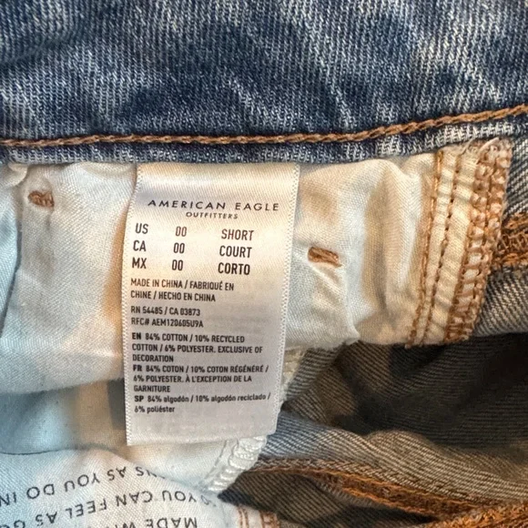 American Eagle Outfitters Light Blue Boyfriend Jeans - Picture 5 of 5